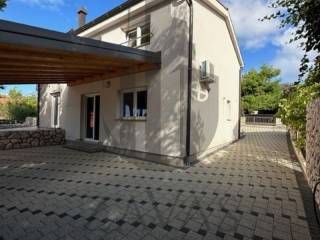 House by the sea, Sale, Rab, Barbat na Rabu