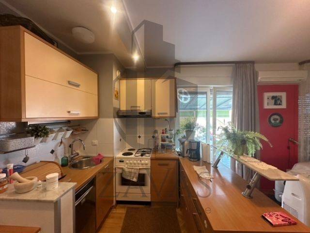 Flat in a building, Sale, Zagreb, Donja Dubrava