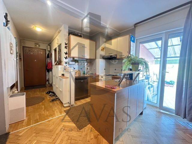 Flat in a building, Sale, Zagreb, Donja Dubrava