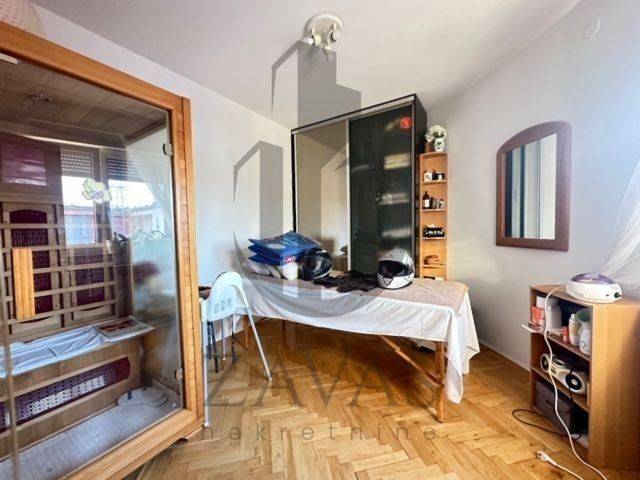 Flat in a building, Sale, Zagreb, Donja Dubrava