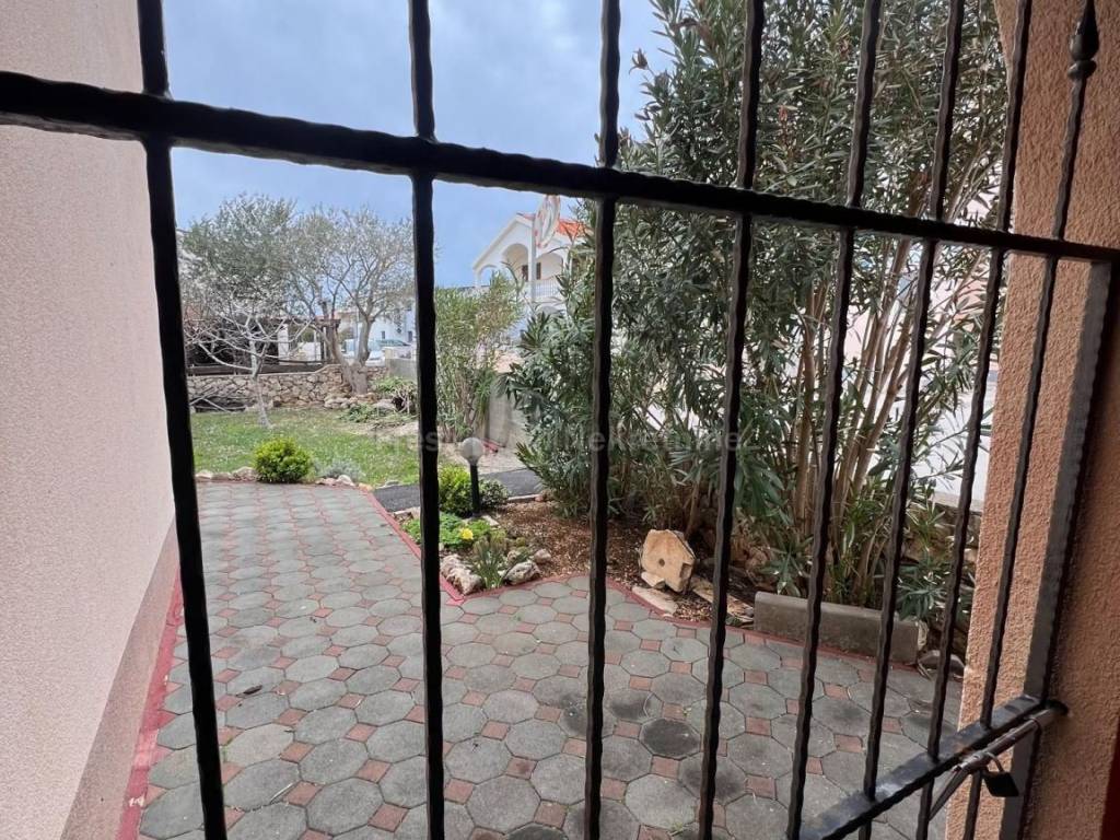 House with apartments, Sale, Vir, Vir