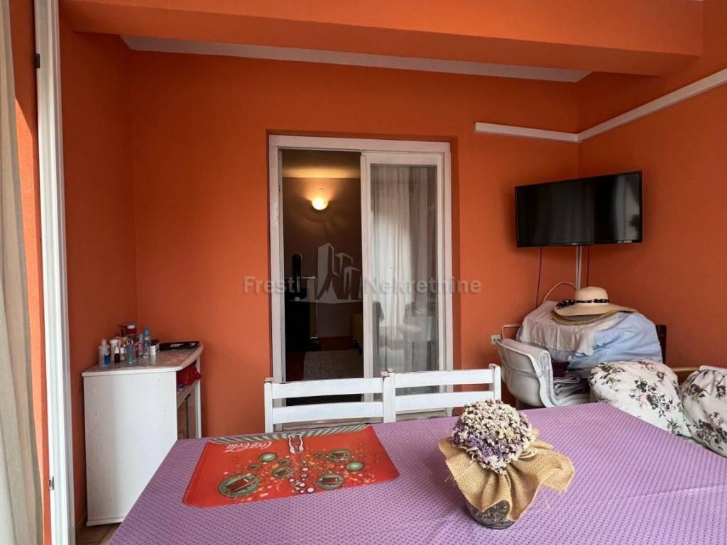 House with apartments, Sale, Vir, Vir