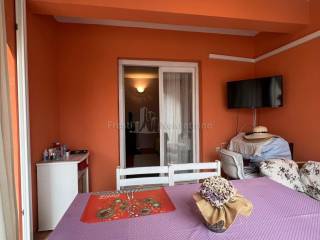 House with apartments, Sale, Vir, Vir