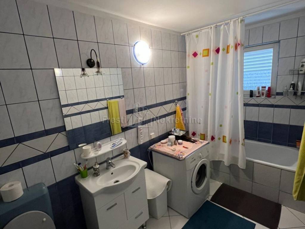 House with apartments, Sale, Vir, Vir