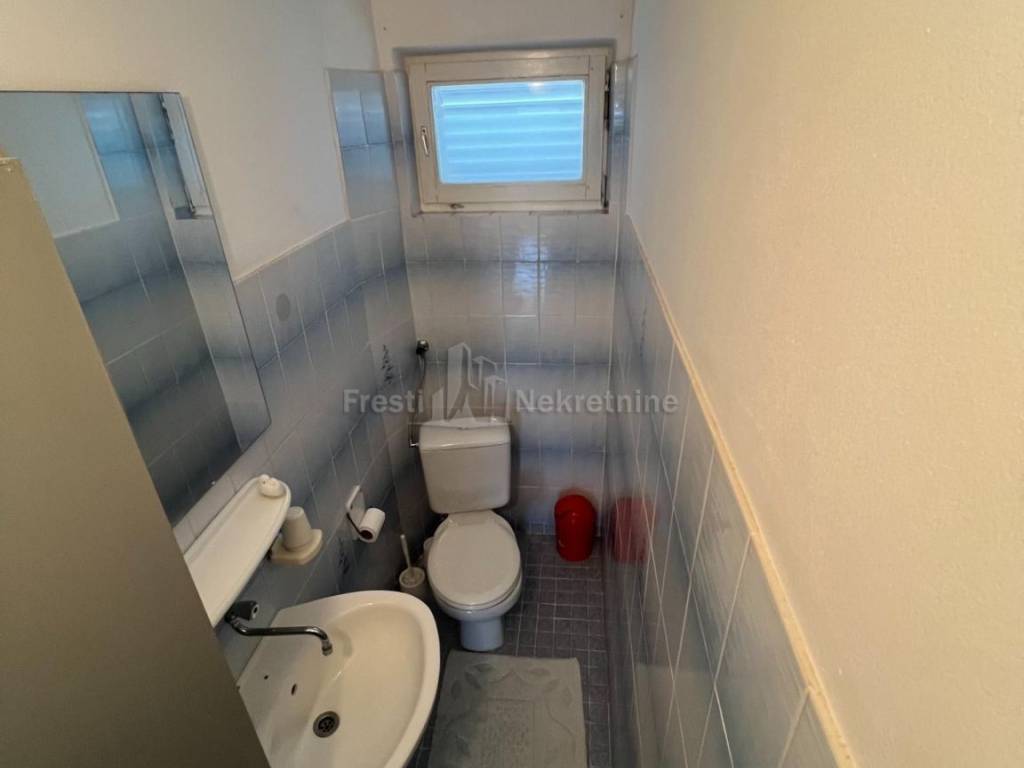 House with apartments, Sale, Vir, Vir