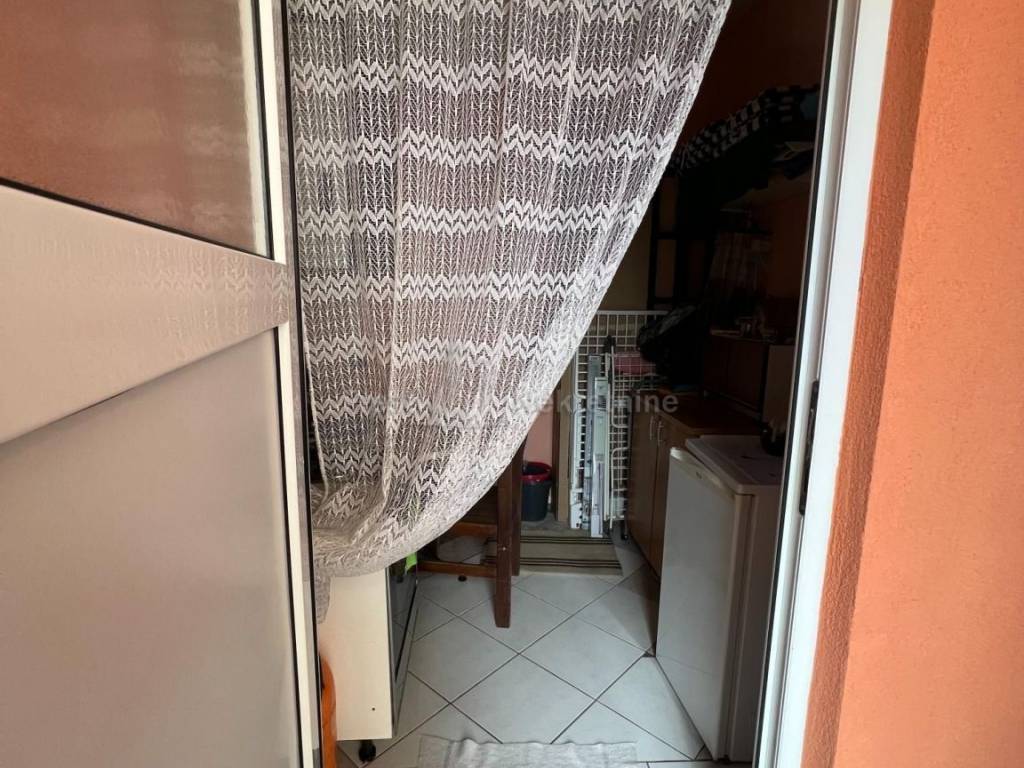 House with apartments, Sale, Vir, Vir