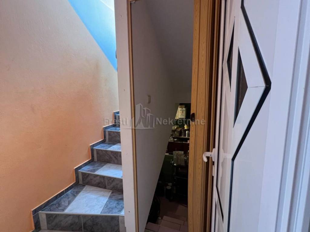 House with apartments, Sale, Vir, Vir