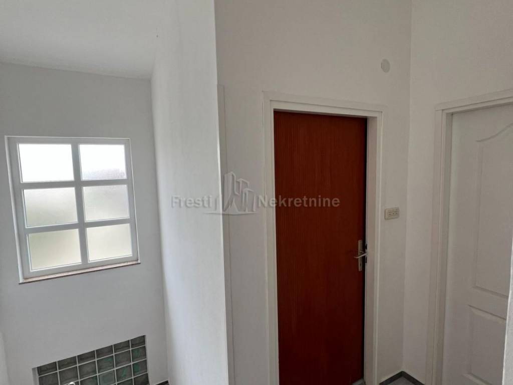 House with apartments, Sale, Vir, Vir