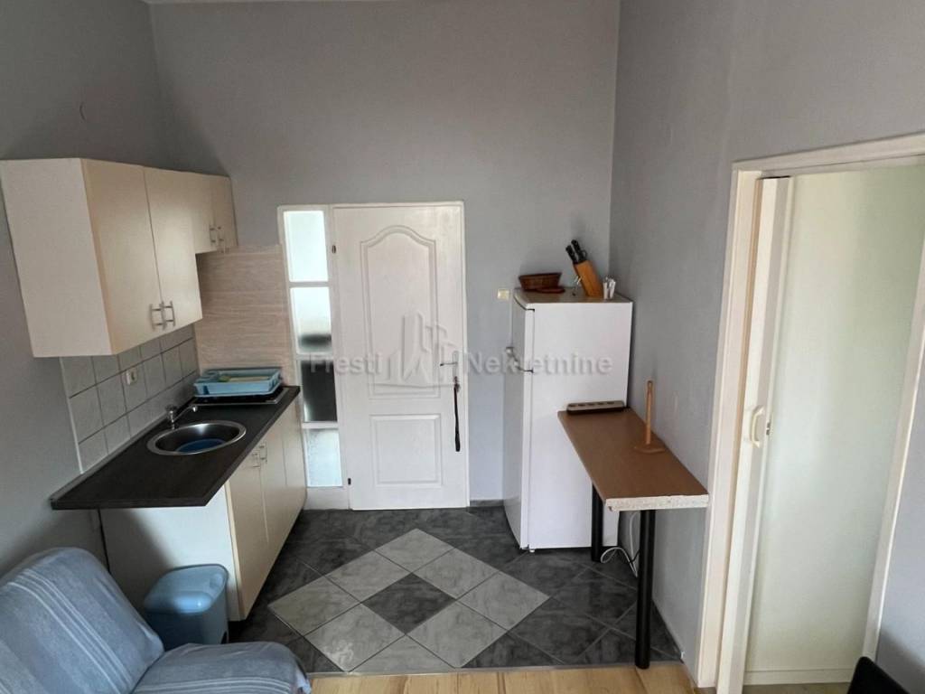 House with apartments, Sale, Vir, Vir