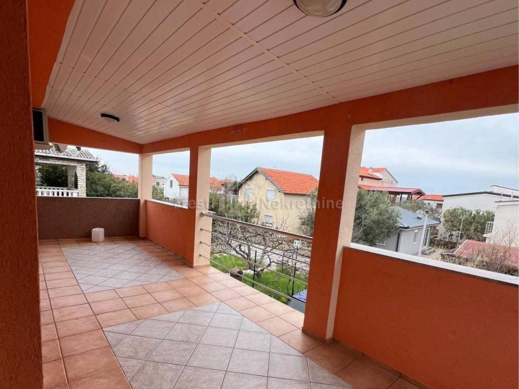 House with apartments, Sale, Vir, Vir