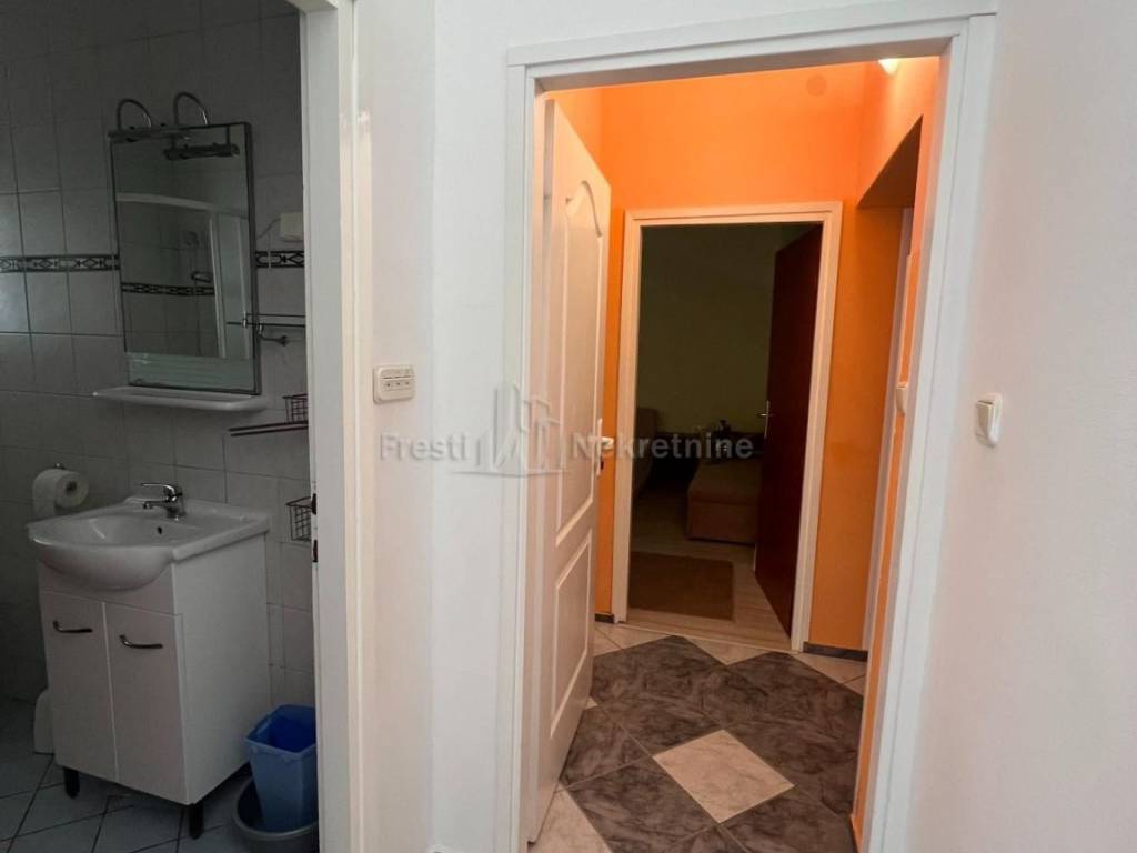 House with apartments, Sale, Vir, Vir