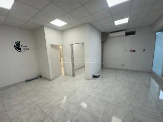 Clinic, Lease, Split, Split