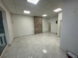 Clinic, Lease, Split, Split