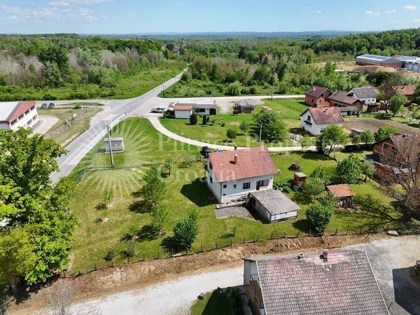 Family house, Sale, Topusko, Donja Čemernica