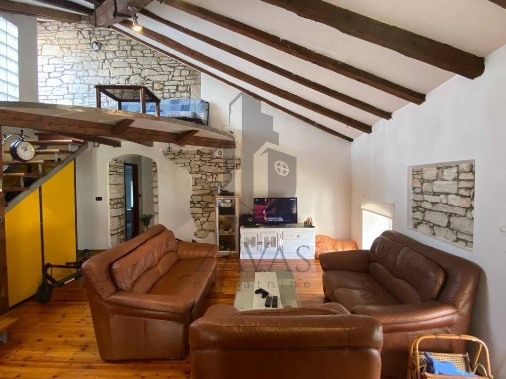 Flat in a building, Sale, Pula, Pula