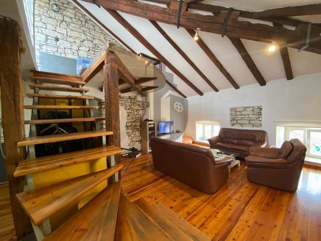 Flat in a building, Sale, Pula, Pula