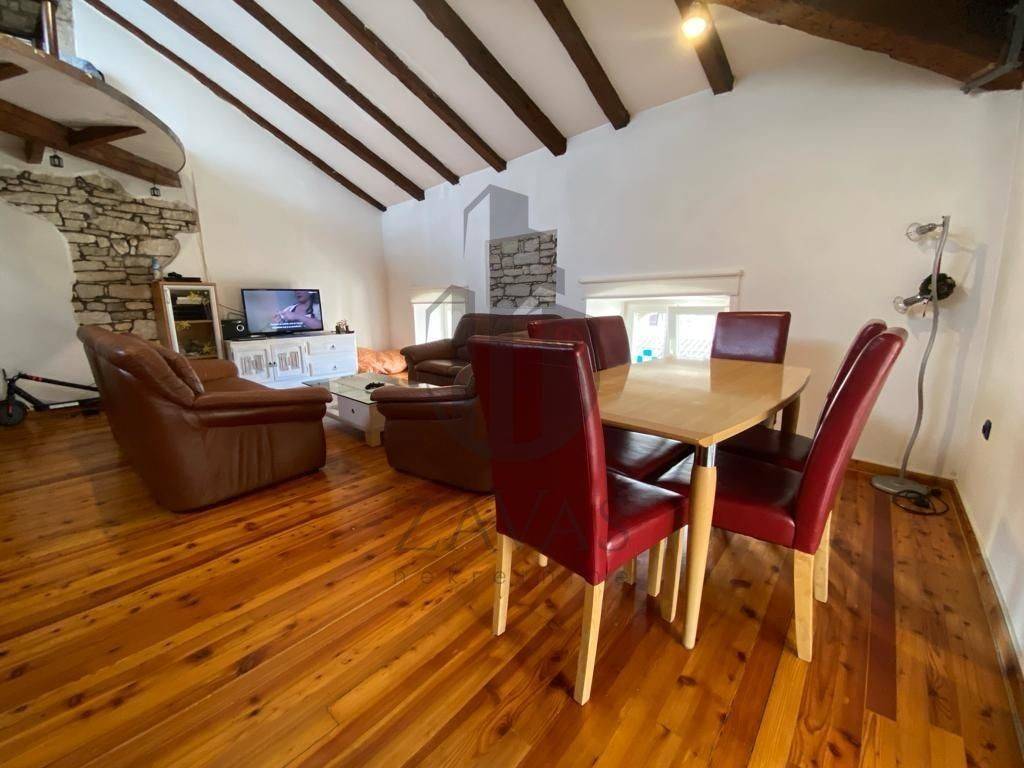 Flat in a building, Sale, Pula, Pula
