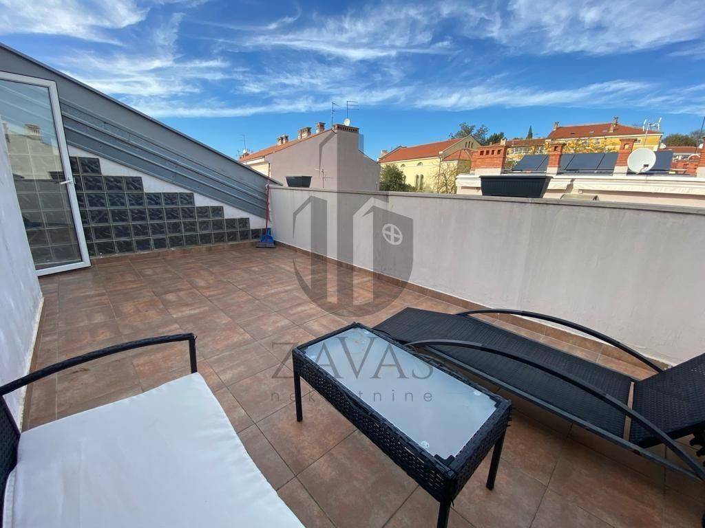 Flat in a building, Sale, Pula, Pula