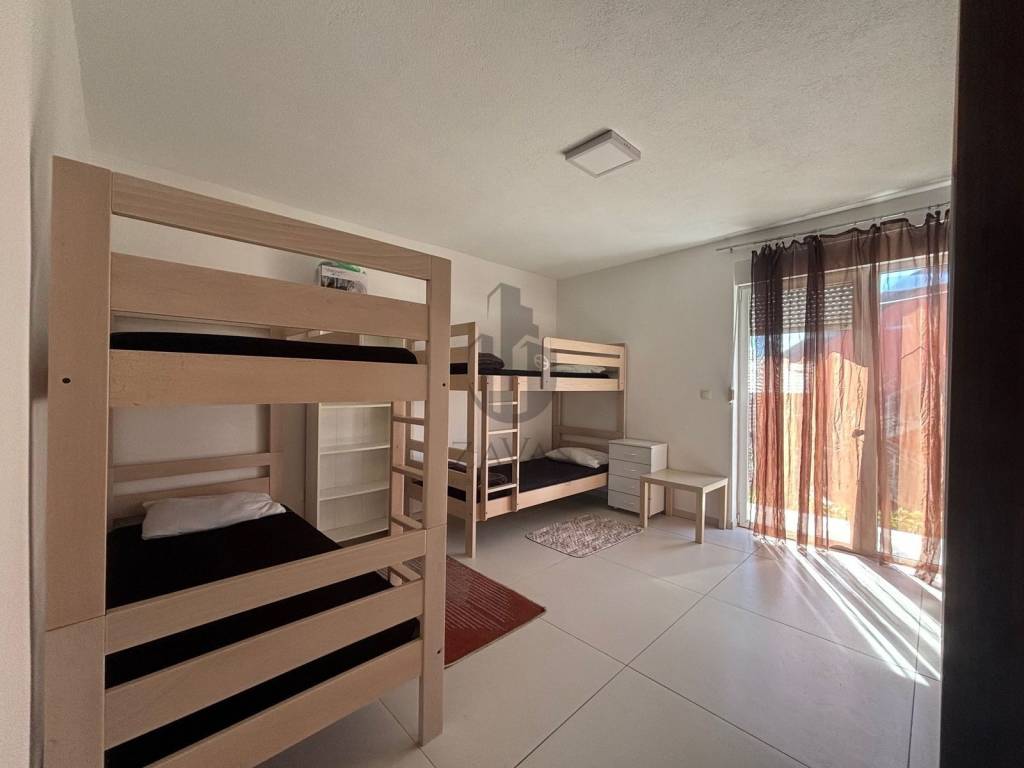 Split-level flat in a house, Rent, Zagreb, Pešćenica - Žitnjak