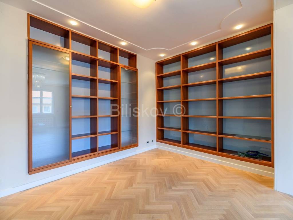 Clinic, Rent, Zagreb, Donji Grad