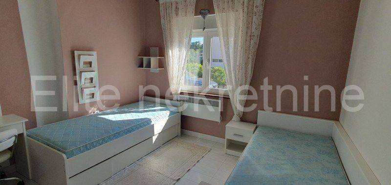 Flat in a house, Rent, Rijeka, Istok