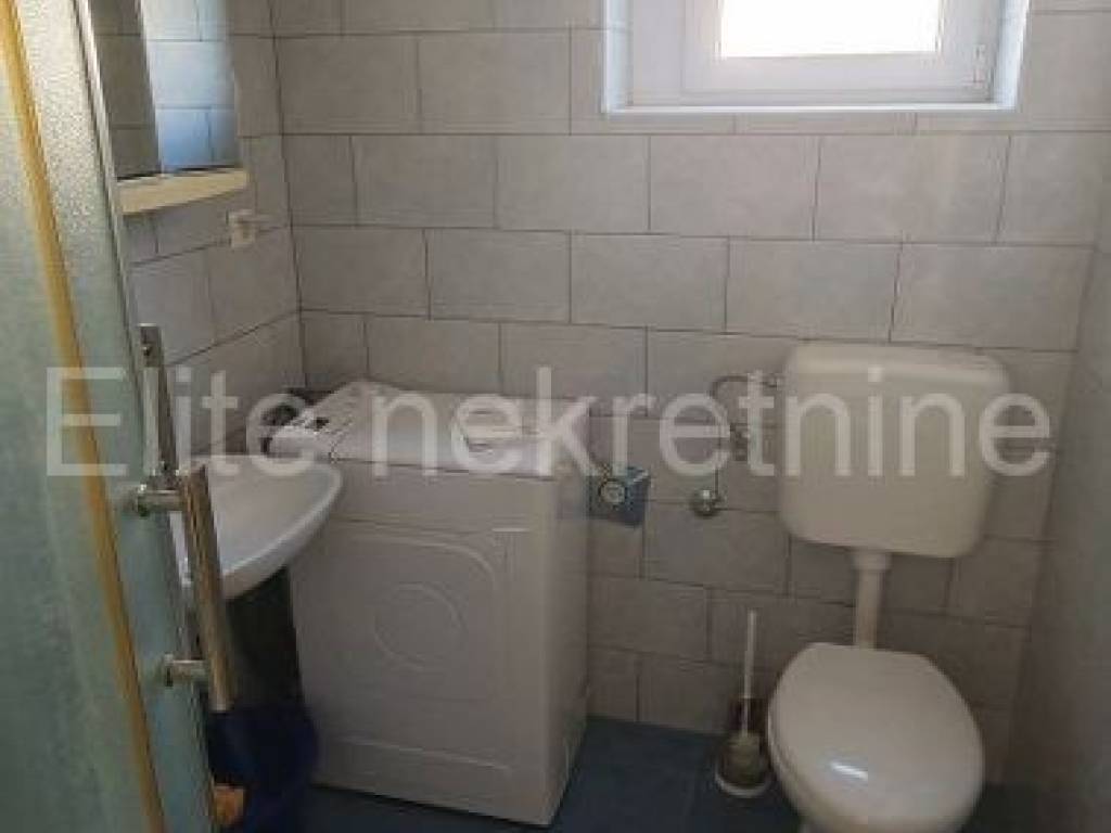 Flat in a house, Rent, Rijeka, Istok