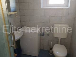 Flat in a house, Rent, Rijeka, Istok