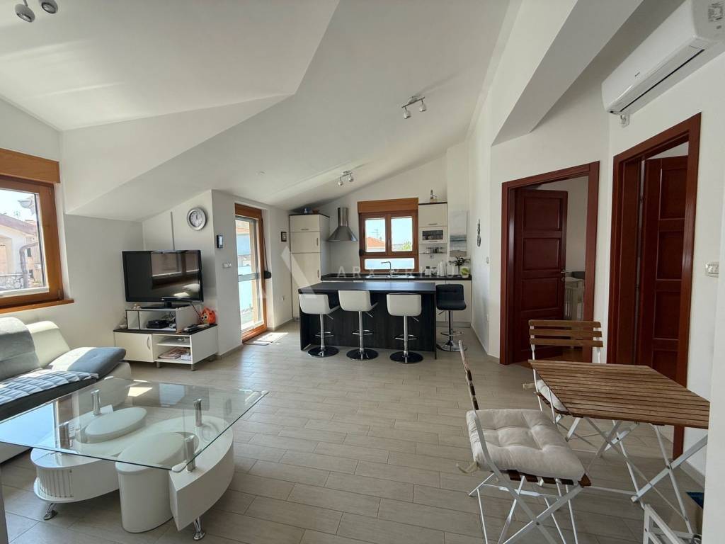 Flat in a building, Sale, Umag, Zambratija