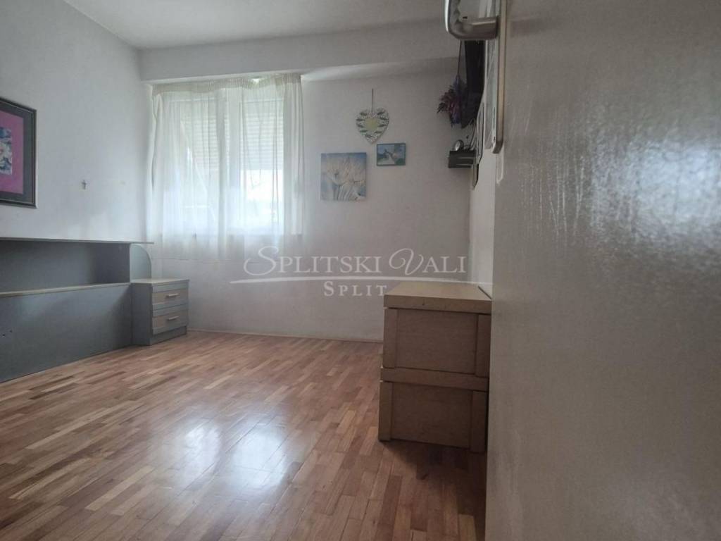 Flat in a building, Sale, Split, Split