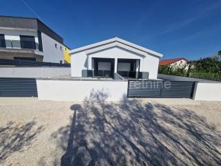 Apartment with a garden, Sale, Vir, Vir