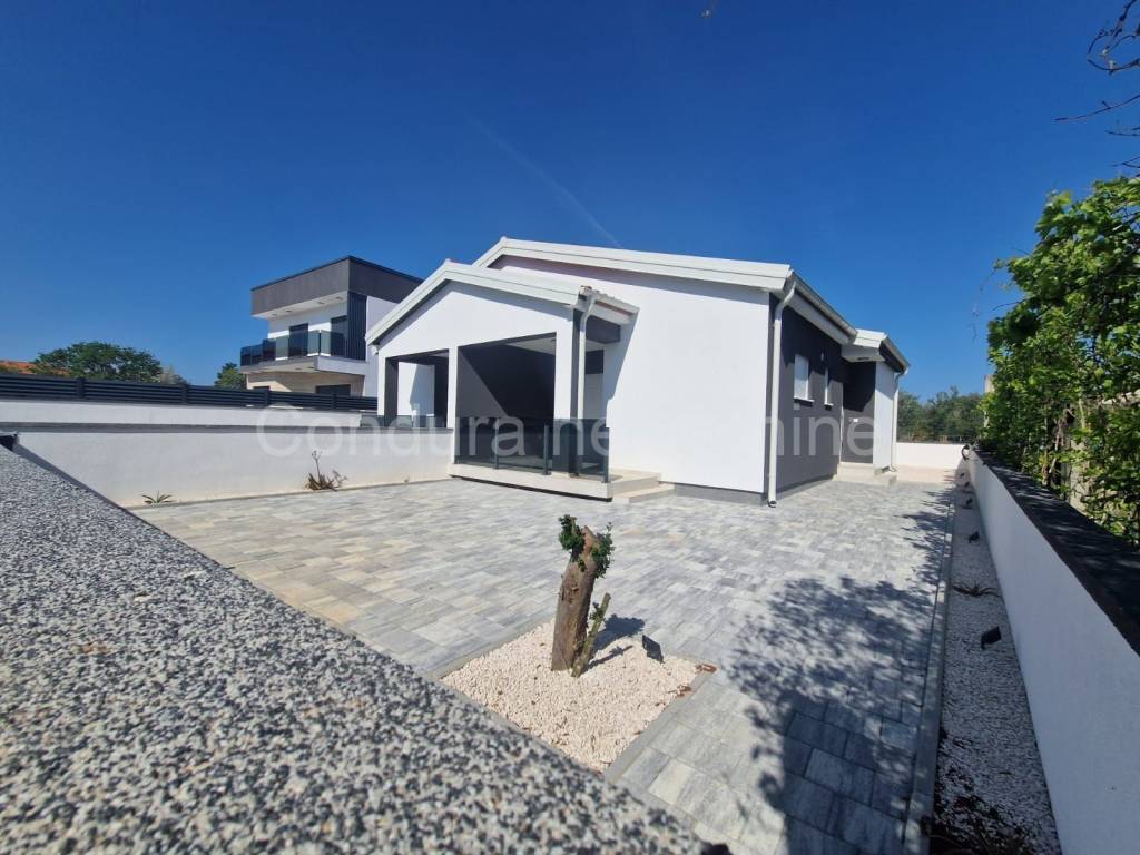 Apartment with a garden, Sale, Vir, Vir