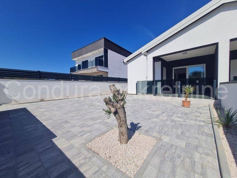 Apartment with a garden, Sale, Vir, Vir