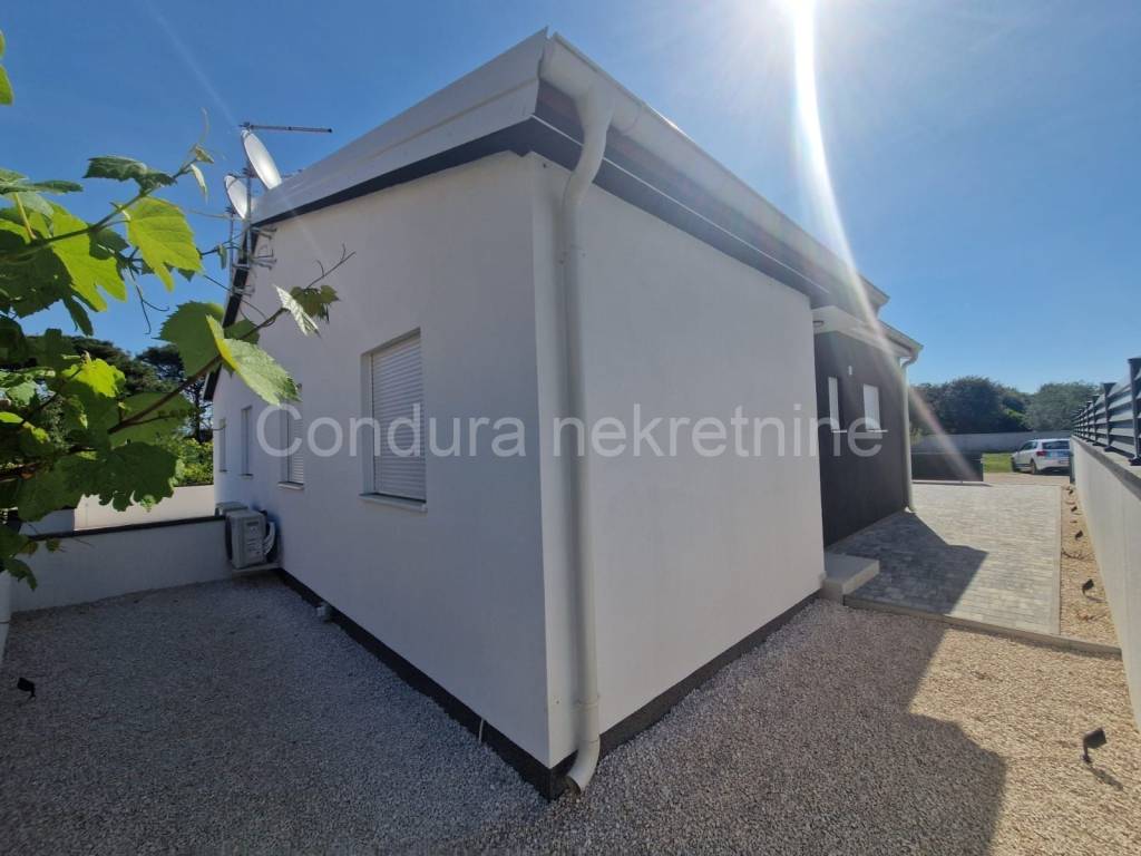 Apartment with a garden, Sale, Vir, Vir