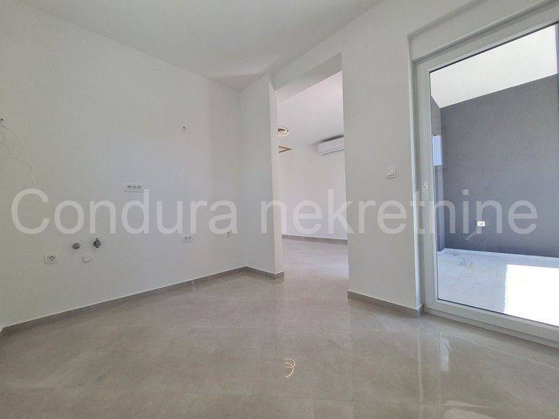 Apartment with a garden, Sale, Vir, Vir