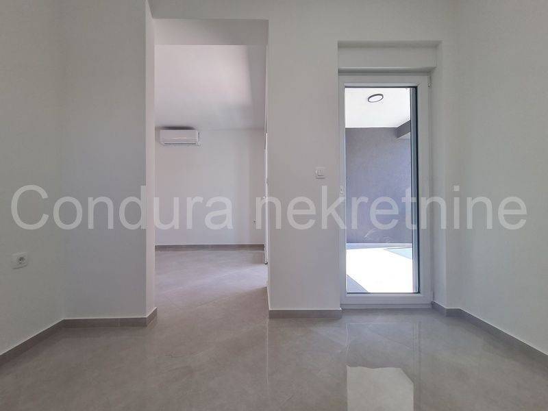 Apartment with a garden, Sale, Vir, Vir