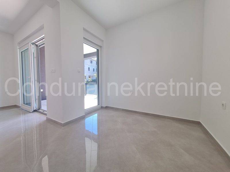 Apartment with a garden, Sale, Vir, Vir