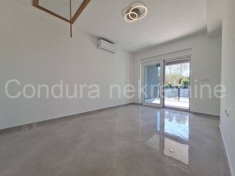 Apartment with a garden, Sale, Vir, Vir