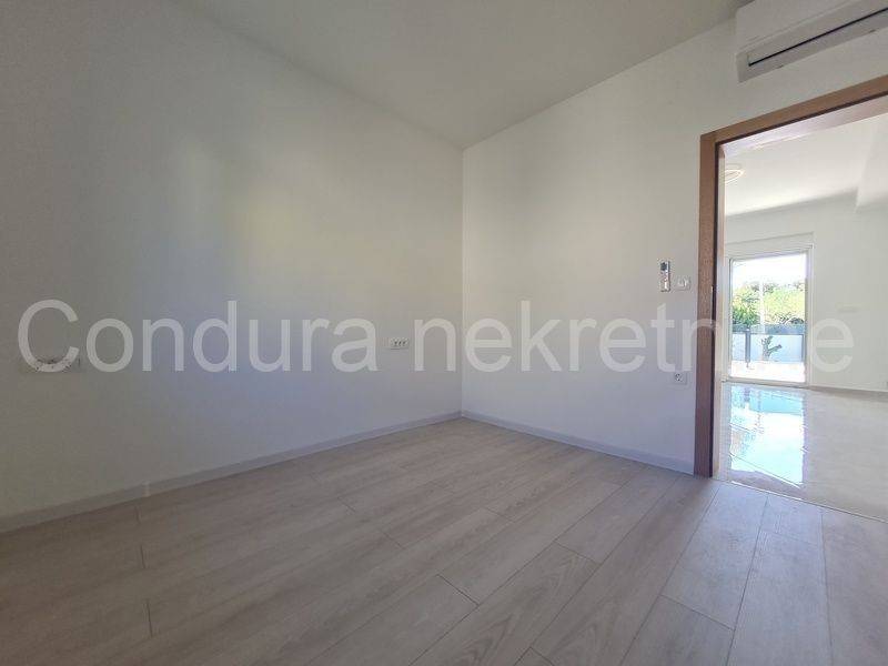 Apartment with a garden, Sale, Vir, Vir