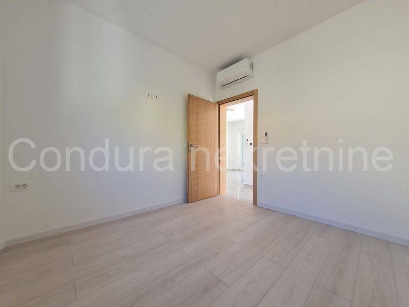 Apartment with a garden, Sale, Vir, Vir