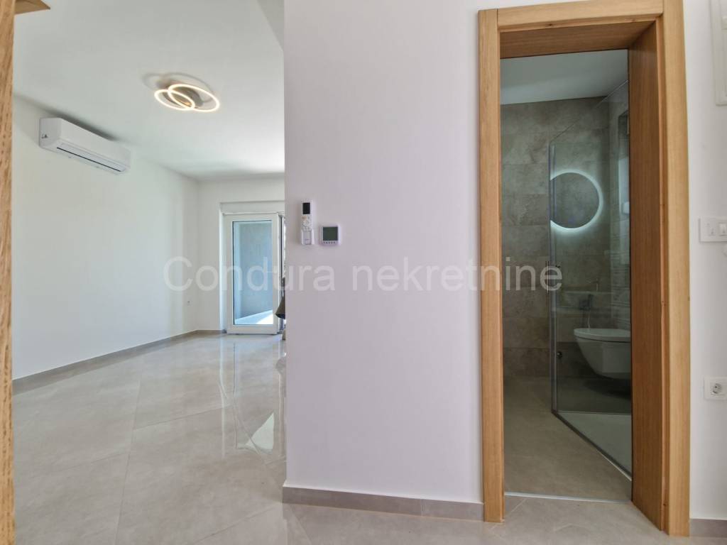 Apartment with a garden, Sale, Vir, Vir