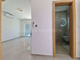 Apartment with a garden, Sale, Vir, Vir