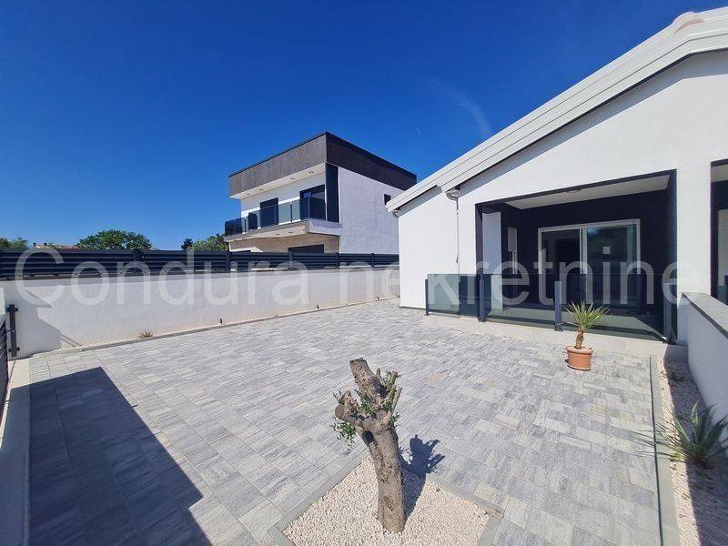 Apartment with a garden, Sale, Vir, Vir
