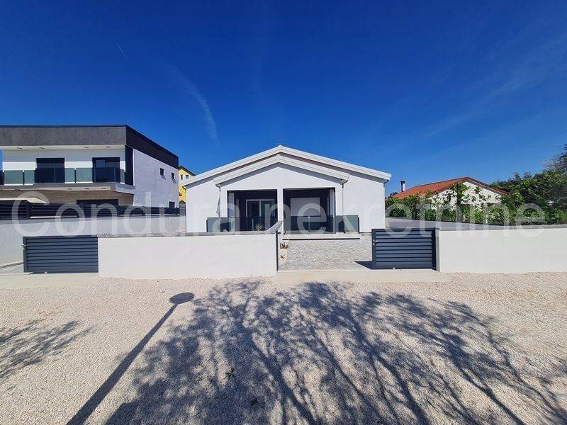 Apartment with a garden, Sale, Vir, Vir