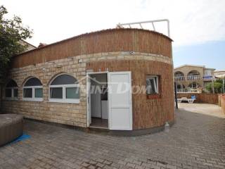 House by the sea, Sale, Vir, Vir