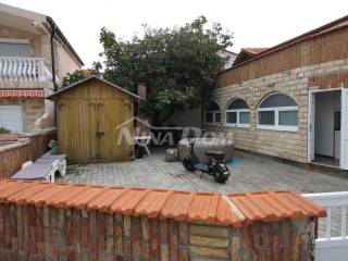 House by the sea, Sale, Vir, Vir