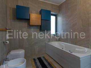 Flat in house, Rent, Kastav, Cikovici
