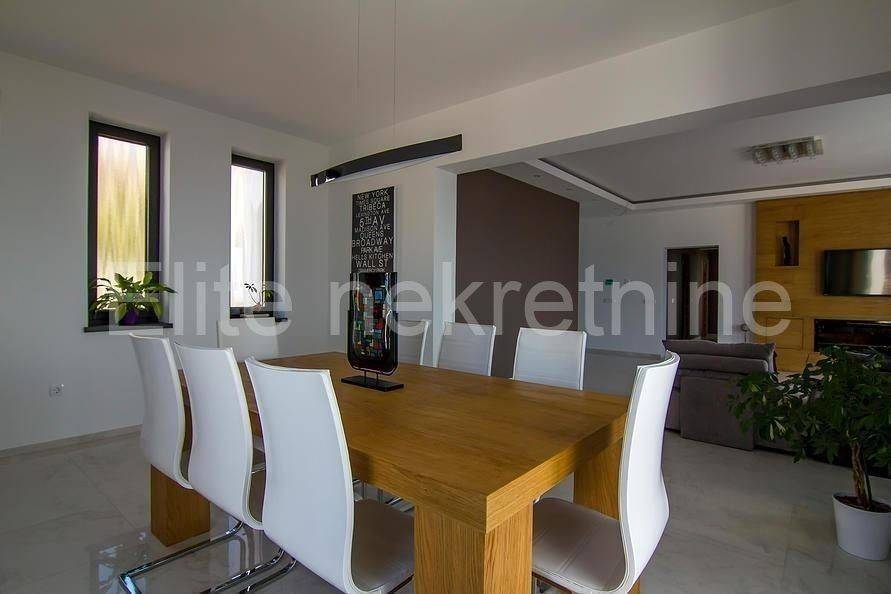 Flat in house, Rent, Kastav, Čikovići