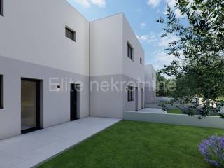 Terraced house, Sale, Rijeka, Istok