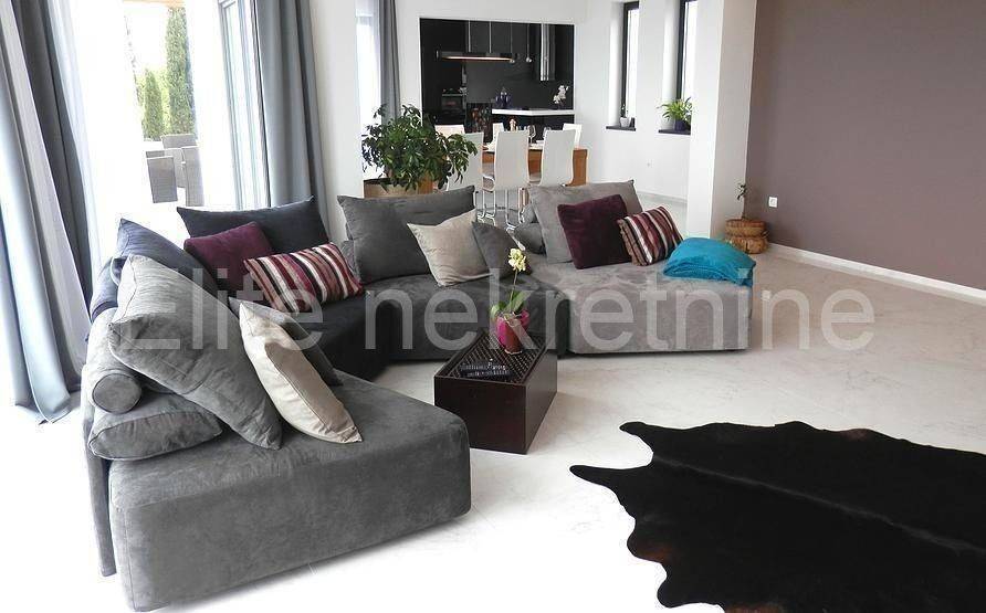 Flat in house, Rent, Kastav, Čikovići