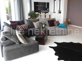 Flat in house, Rent, Kastav, Cikovici